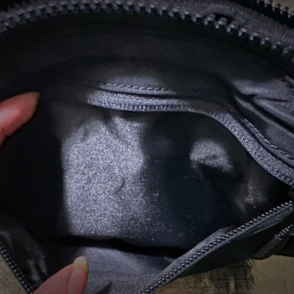 lululemon athletica Black Belt Bag new without tags - Picture 12 of 16